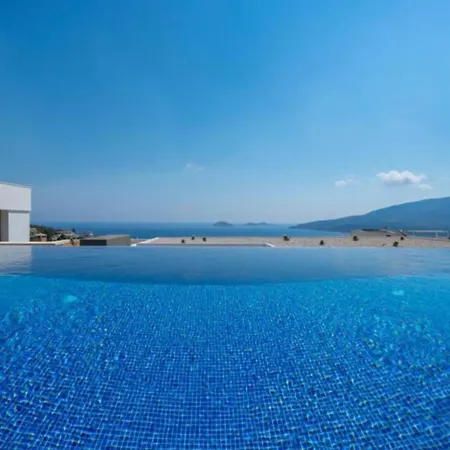 5 Bedroom Luxury カルカン