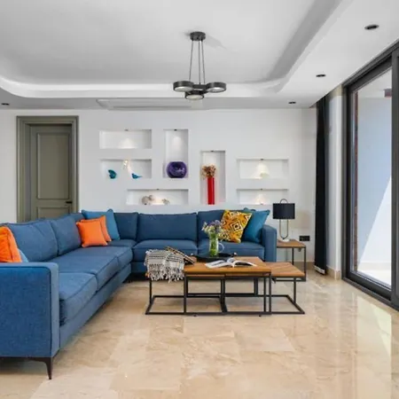 5 Bedroom Luxury וילה *