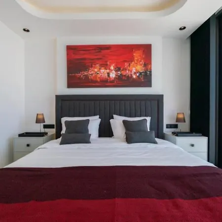 5 Bedroom Luxury וילה קלקן