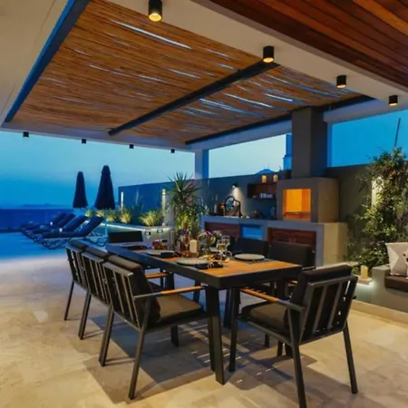 5 Bedroom Luxury וילה *