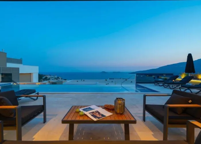 Villa 5 Bedroom - 2041 *